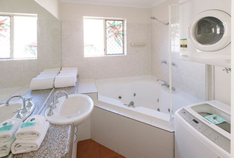 Rainbow Getaway Holiday Apartments - SA Accommodation 31