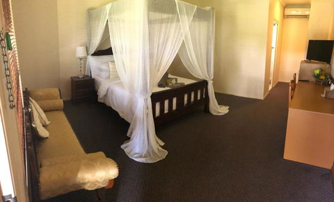 The Bearded Dragon Boutique Hotel - SA Accommodation 9