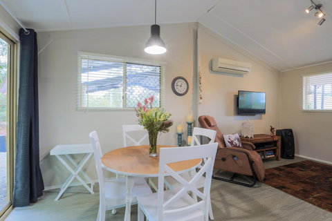 Bed & Breakfast 1 Bedroom Guest House - SA Accommodation 23