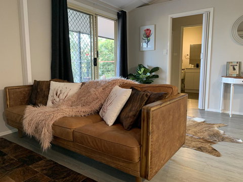 Bed & Breakfast 1 Bedroom Guest House - SA Accommodation 27