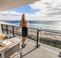 Iconic Kirra Beach Resort - SA Accommodation