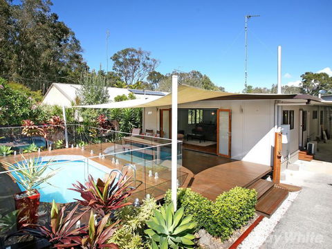 Beach House On Jones Parade, Central Coolum Beach - SA Accommodation 2
