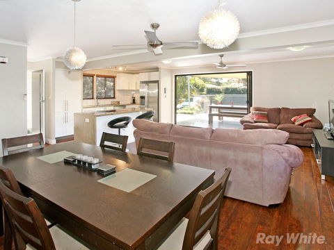 Beach House On Jones Parade, Central Coolum Beach - SA Accommodation 6
