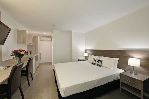 Smart Motels Bert Hinkler - SA Accommodation 21
