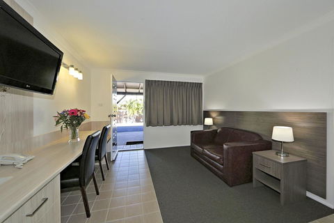 Smart Motels Bert Hinkler - SA Accommodation 29