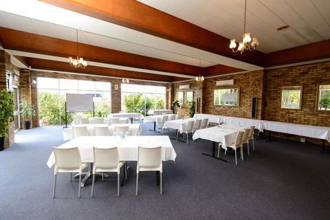 Smart Motels Bert Hinkler - SA Accommodation 36