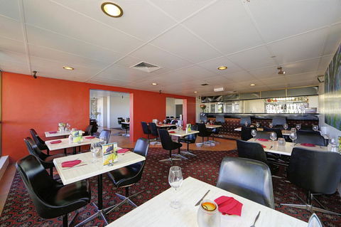 Smart Motels Bert Hinkler - SA Accommodation 8