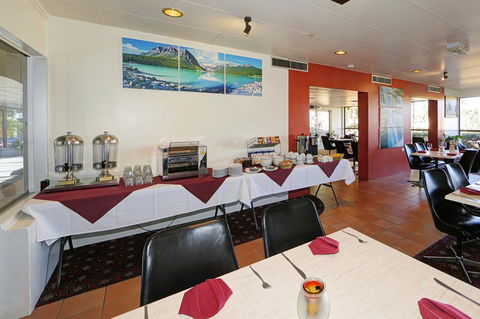 Smart Motels Bert Hinkler - SA Accommodation 4