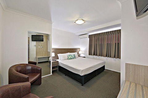 Smart Motels Bert Hinkler - SA Accommodation 26