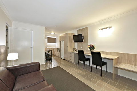 Smart Motels Bert Hinkler - SA Accommodation 31