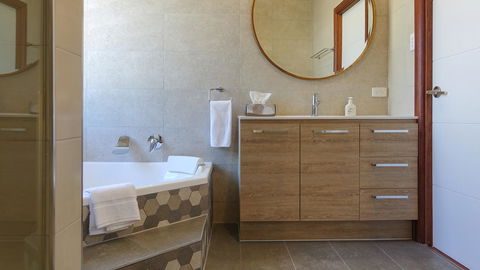 Blue Summit Hideaway - SA Accommodation 38