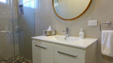 Blue Summit Hideaway - SA Accommodation 34
