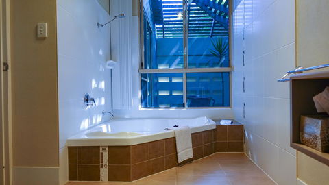 Blue Summit Hideaway - SA Accommodation 27