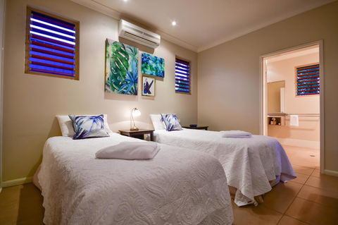 Blue Summit Hideaway - SA Accommodation 3