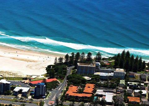 Komune Resort And Beach Club Greenmount Beach - SA Accommodation 3