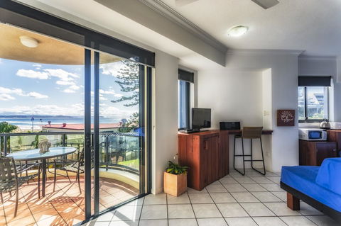 Komune Resort And Beach Club Greenmount Beach - SA Accommodation 13