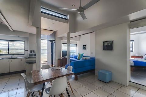 Komune Resort And Beach Club Greenmount Beach - SA Accommodation 32
