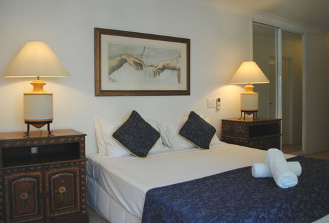BeachView Apartments At Villa Paradiso - SA Accommodation 4