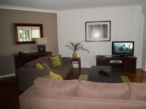 BeachView Apartments At Villa Paradiso - SA Accommodation 9