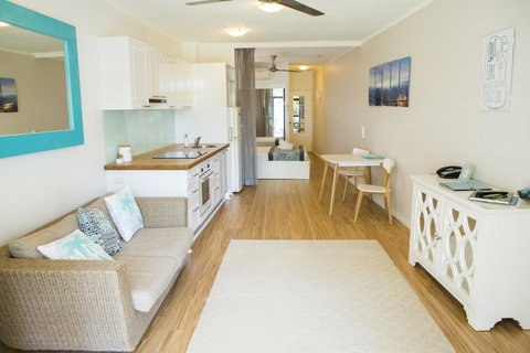 Amaroo At Trinity - SA Accommodation 23