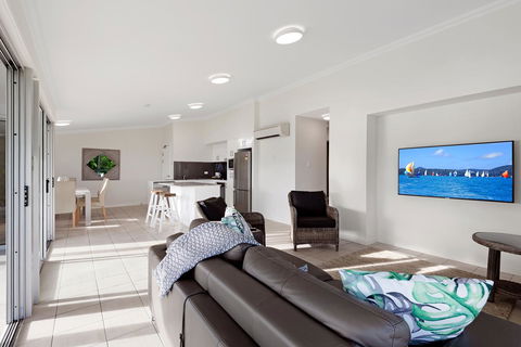 Oasis Apartments On Hamilton Island By HIHA - SA Accommodation 33