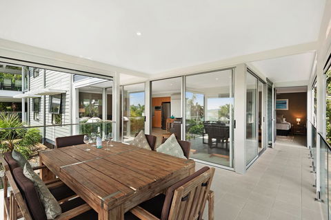 Oasis Apartments On Hamilton Island By HIHA - SA Accommodation 18