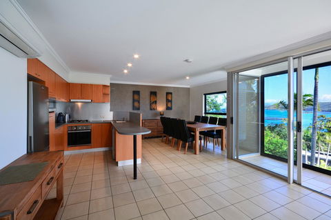 Oasis Apartments On Hamilton Island By HIHA - SA Accommodation 12