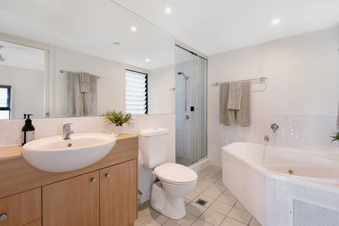 Oasis Apartments On Hamilton Island By HIHA - SA Accommodation 16