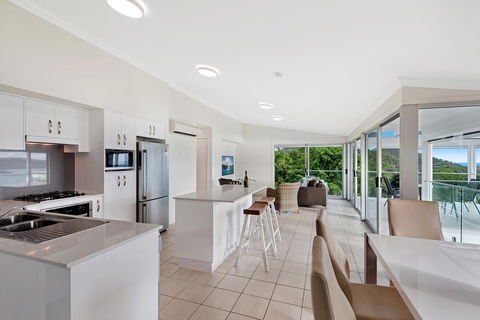 Oasis Apartments On Hamilton Island By HIHA - SA Accommodation 40