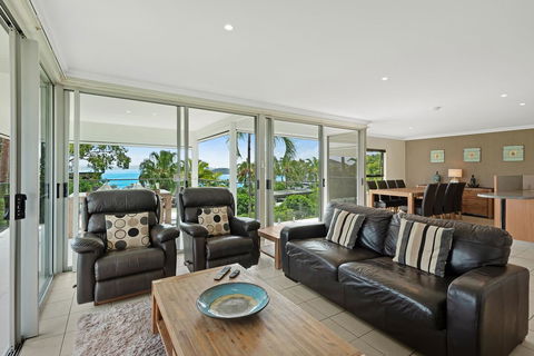 Oasis Apartments On Hamilton Island By HIHA - SA Accommodation 20