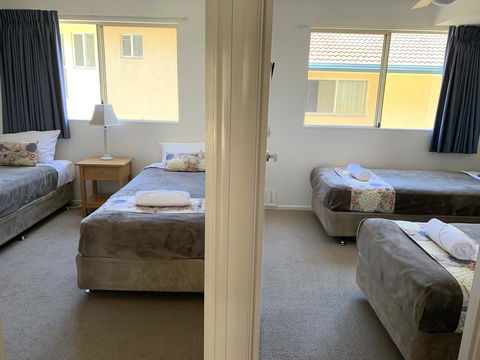 Coolum Beach Getaway Resort - SA Accommodation 5