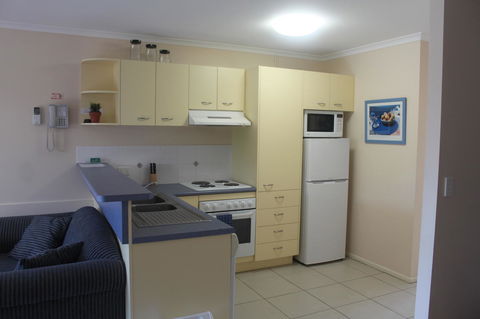 Coolum Beach Getaway Resort - SA Accommodation 20