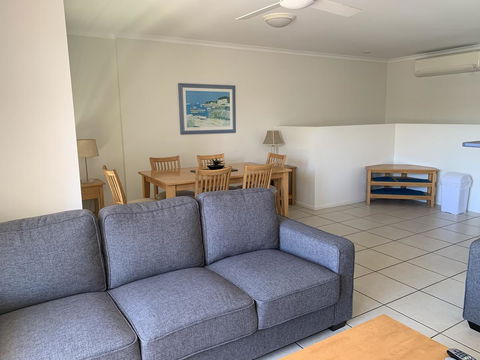 Coolum Beach Getaway Resort - SA Accommodation 3