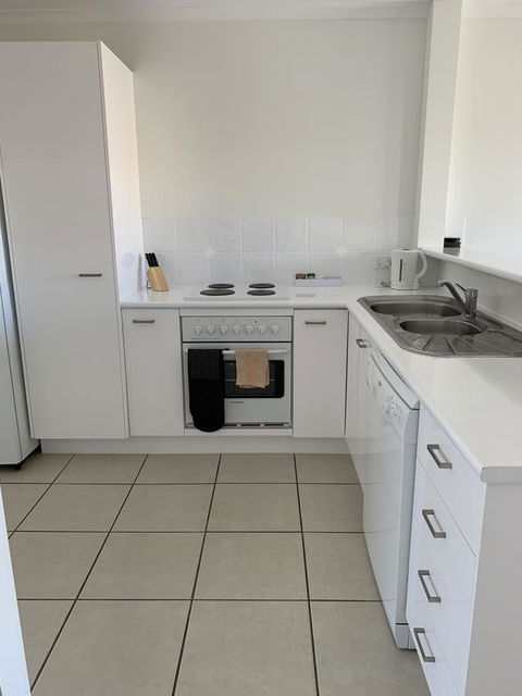 Coolum Beach Getaway Resort - SA Accommodation 12