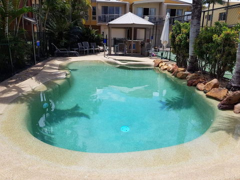 Coolum Beach Getaway Resort - SA Accommodation 2