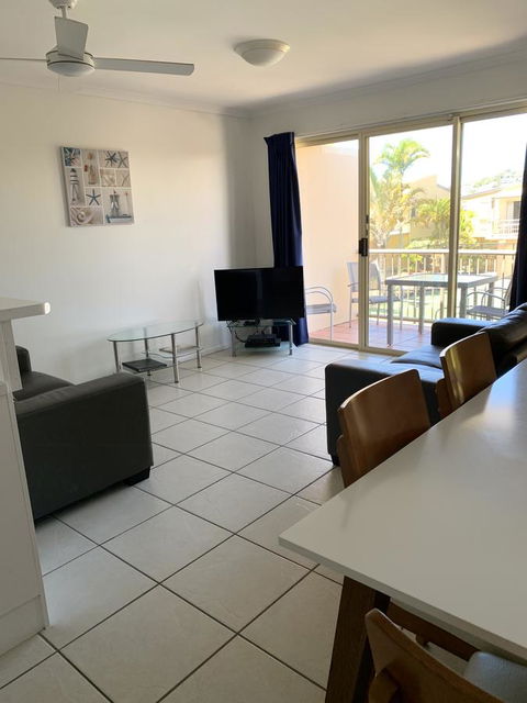 Coolum Beach Getaway Resort - SA Accommodation 11