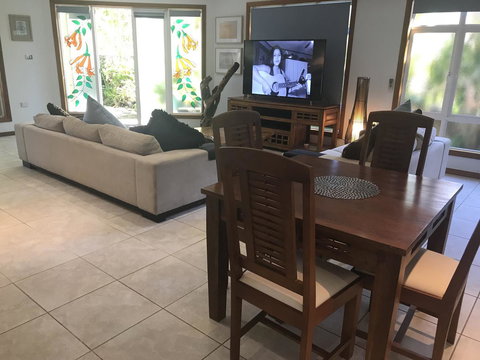 Taj On Byrnes - Private Luxury Apartment Mareeba - SA Accommodation 6