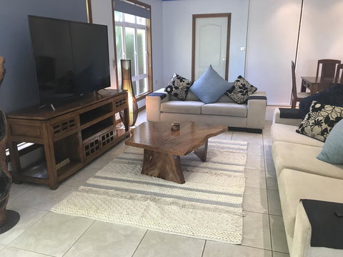 Taj On Byrnes - Private Luxury Apartment Mareeba - SA Accommodation 7