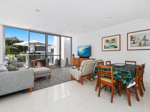 WAVES ON KAMALA 13 - SA Accommodation 3