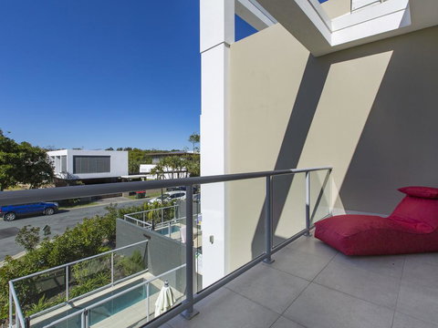 WAVES ON KAMALA 13 - SA Accommodation 2