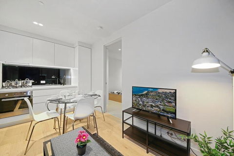 A Cozy & Stylish 2BR Suite In Melbourne CBD - SA Accommodation 3