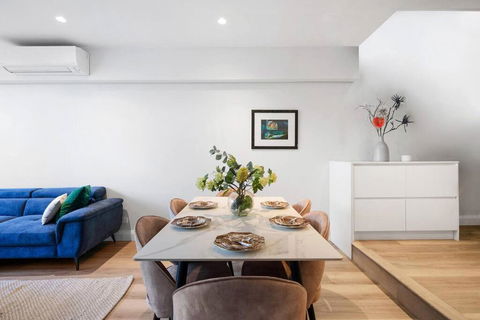 A Luxury 3 Bedrooms Hideaway - SA Accommodation 2
