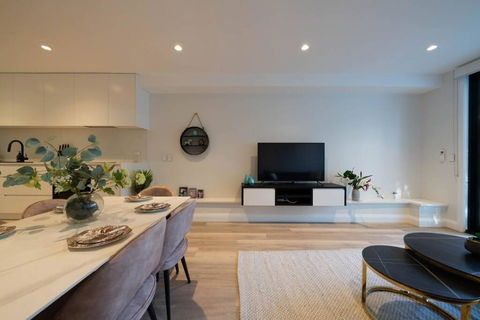 A Luxury 3 Bedrooms Hideaway - SA Accommodation 3
