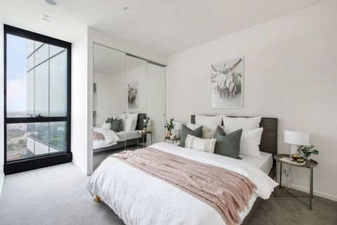 A Sky-high Metropolis Retreat Near The CBD - SA Accommodation 2