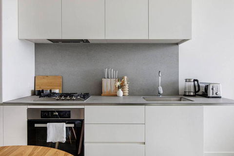 A Sky-high Metropolis Retreat Near The CBD - SA Accommodation 3