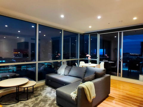 Adelaide Central Skyline Panoramic Suite - SA Accommodation 1