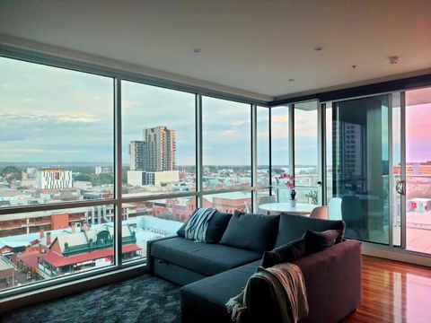 Adelaide Central Skyline Panoramic Suite - SA Accommodation 0