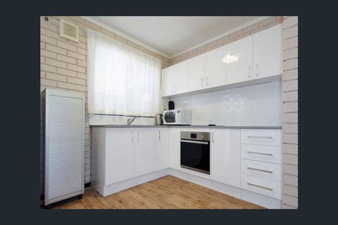 Affordable Apartment Close To City And Beaches - SA Accommodation 2
