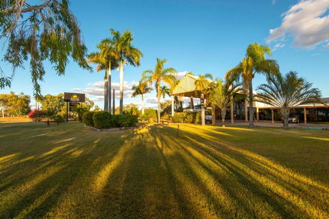 Albert Park Motor Inn-KING BEDS-POOL-SHADED PARKING - SA Accommodation 0