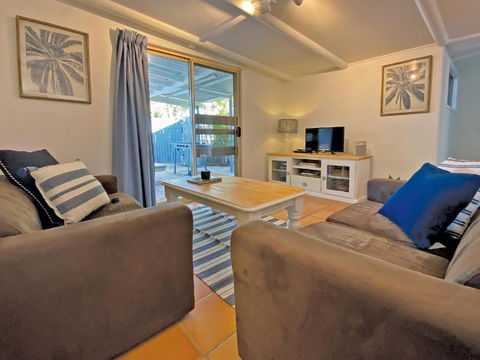 AMITY POINT WATERFRONT CABINS- TAMDHU - SA Accommodation 2